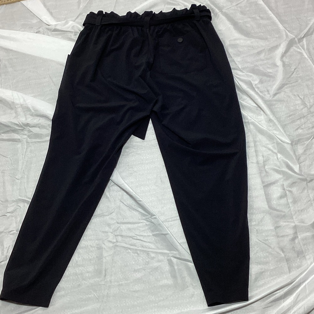 Athleta Black size 10 tie belt Pants - Picture 5 of 13